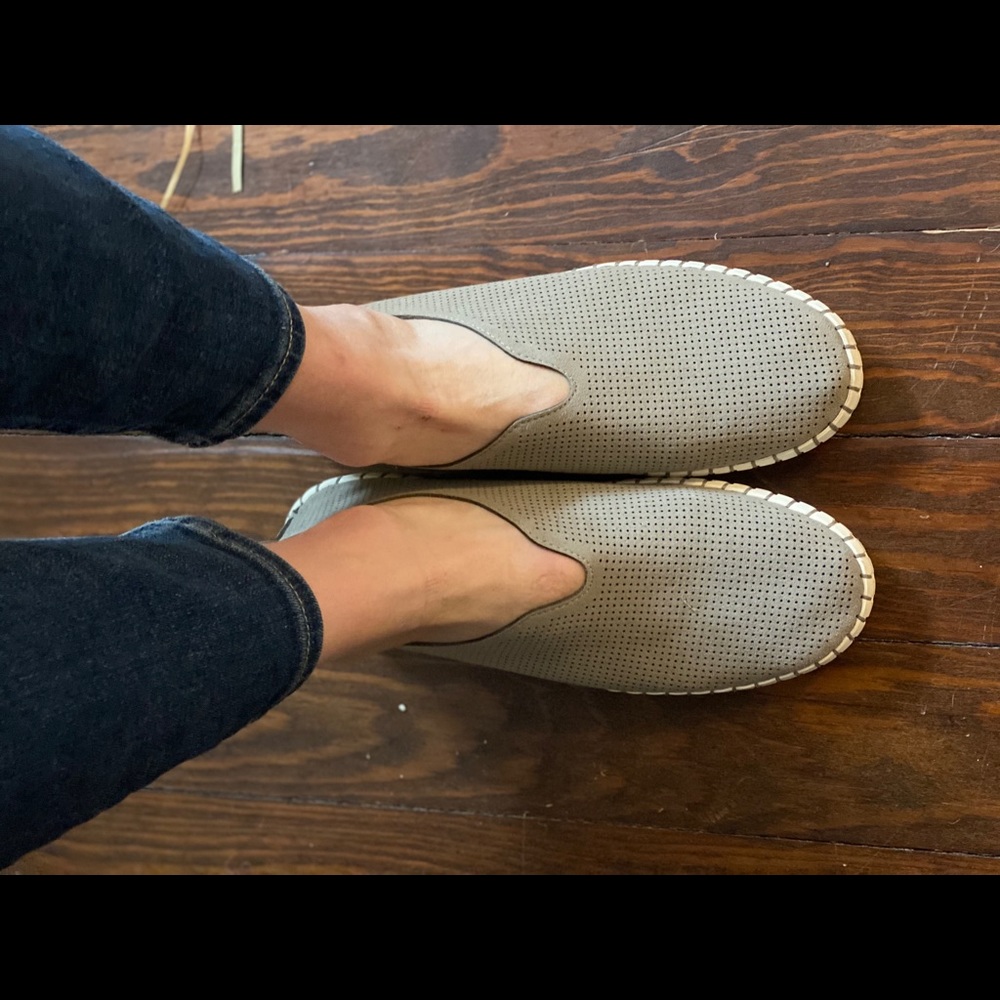 Sketchers Air-cooled Tennis Shoes